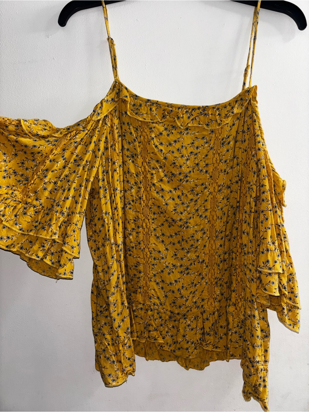Yellow Floral Cold-Shoulder Women's Top size Large